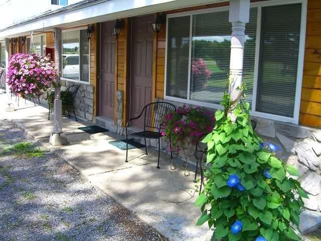 Savannah House Wine Country Inn & Cottages Himrod Exterior photo